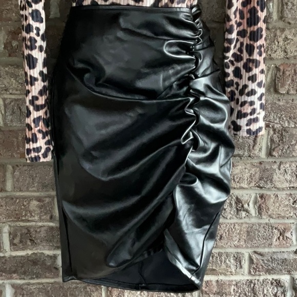 FASHION TO FIGURE SKIRT - Picture 2 of 9